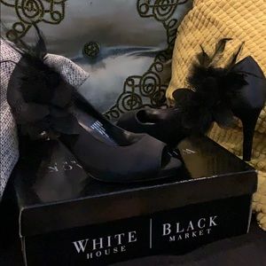 NWT White House Black Market open toe pump, sz 6.5